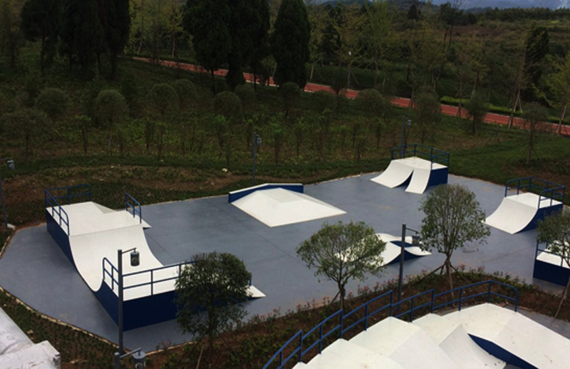 貴州省遵義市百草園旅游區極限運動場（中級比賽區）