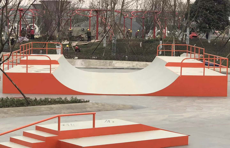 四川省成都市鳳凰山公園極限運(yùn)動(dòng)場(chǎng)(U槽區(qū))