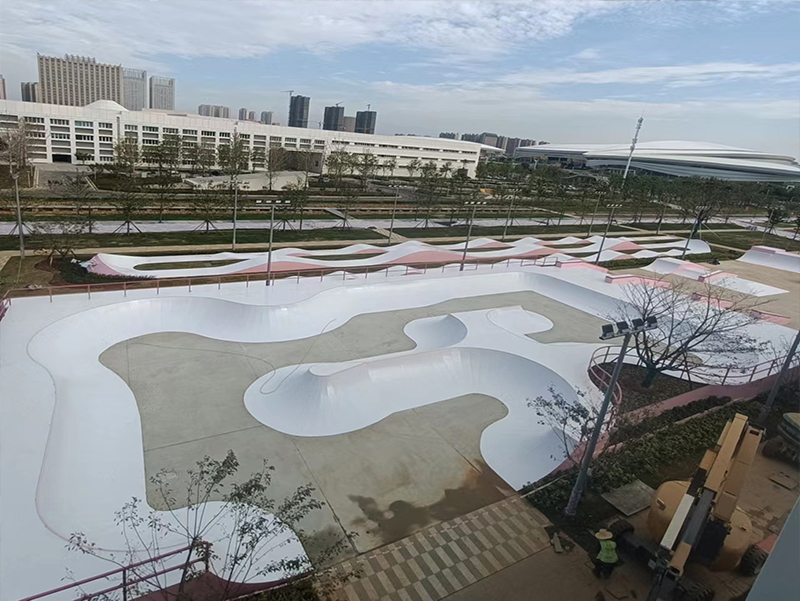 湖北省武漢市櫻花溪公園極限運動場（組合碗池區）